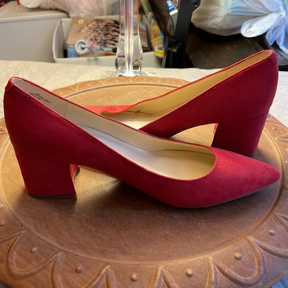 Nine West red block heel shoes - Picture 16 of 17